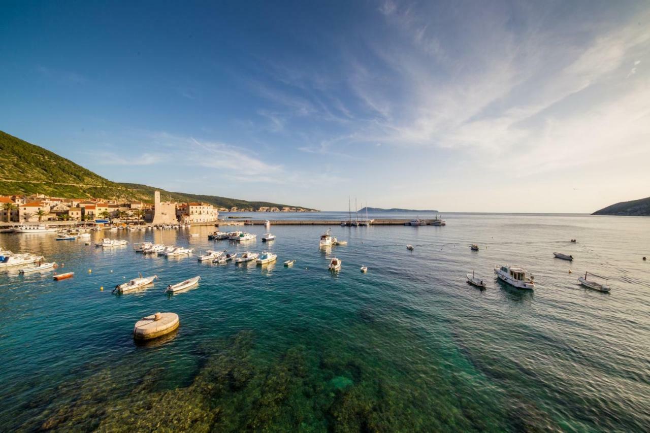 Villa Martina Komiža Exteriör bild